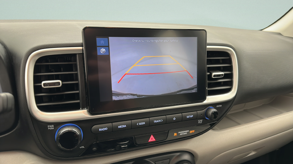 Used 2025 Hyundai Venue SEL FWD image 18