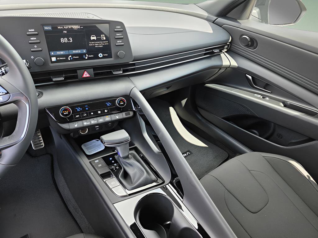 New 2026 Hyundai Elantra SEL Sport image 18