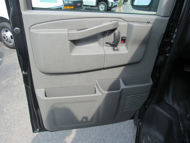 Used 2025 GMC Savana 3500 Extended w/ Driver Convenience Package RWD image 7