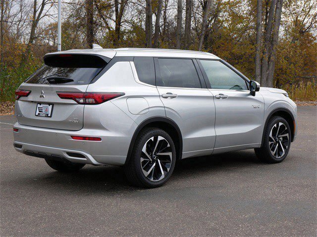 Used 2025 Mitsubishi Outlander SEL image 7
