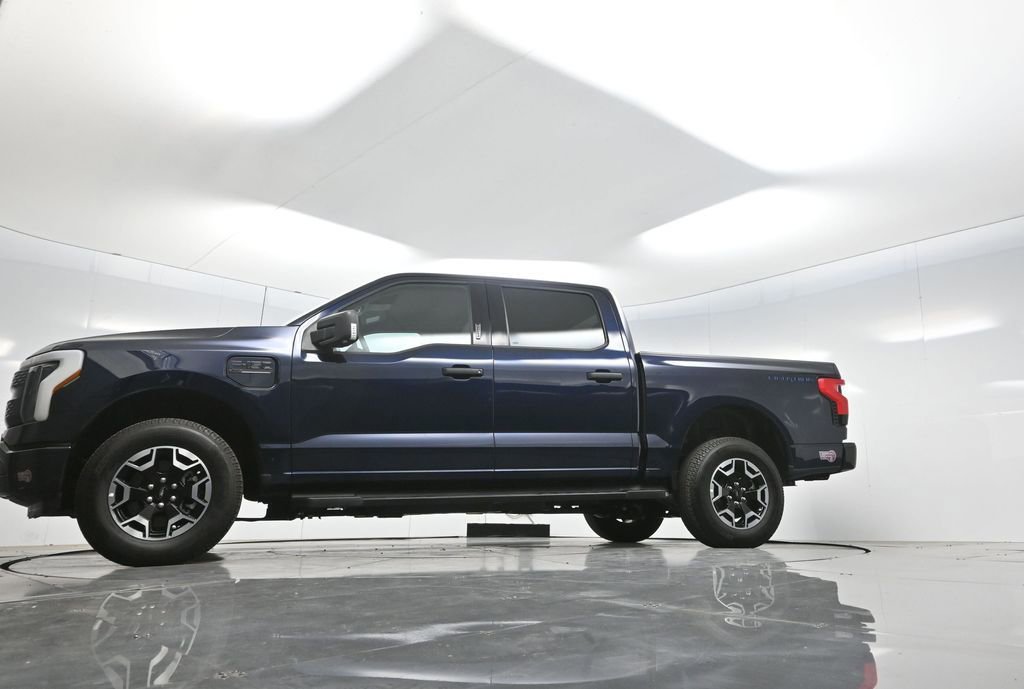 Used 2023 Ford F150 Lightning XLT AWD/4WD image 7