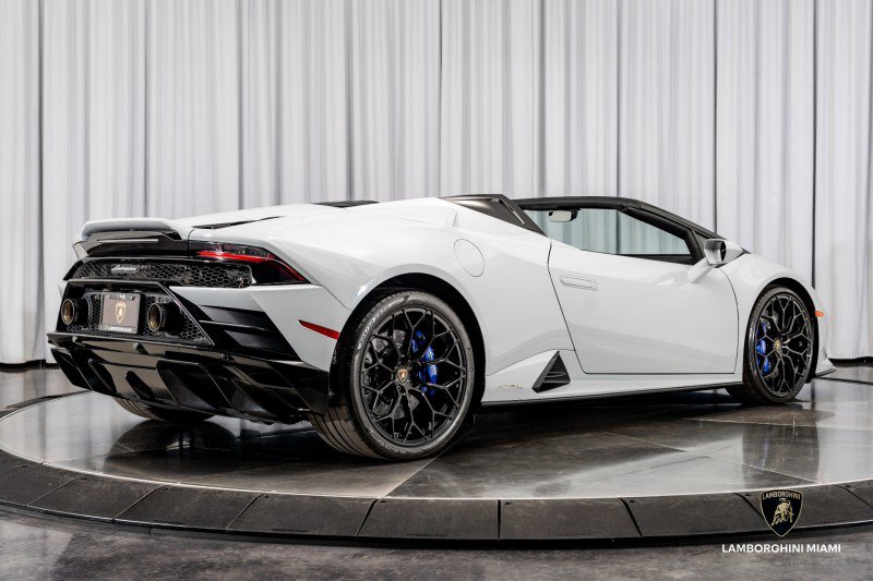 Used 2022 Lamborghini Huracan EVO image 24