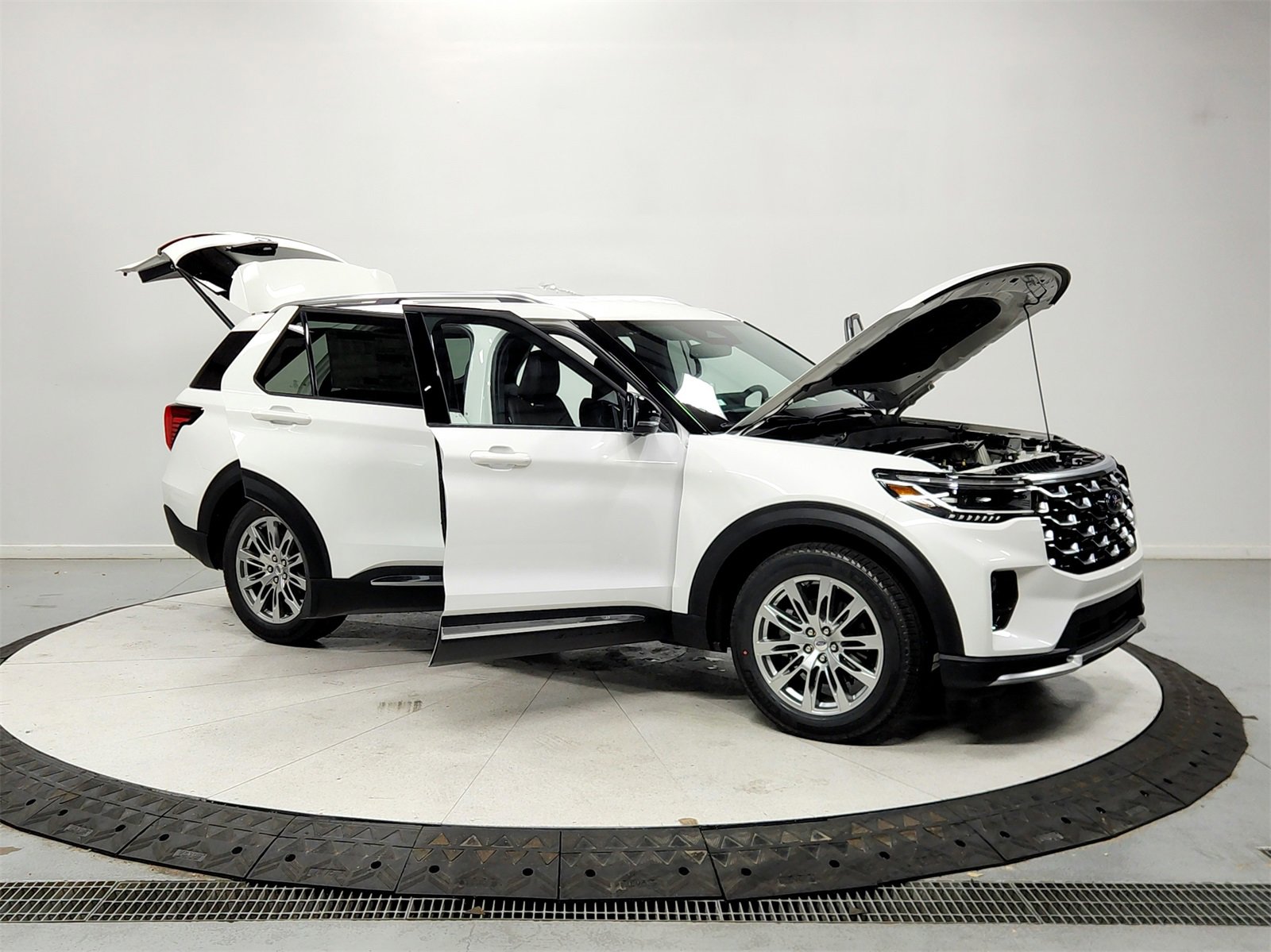 New 2026 Ford Explorer Platinum image 9