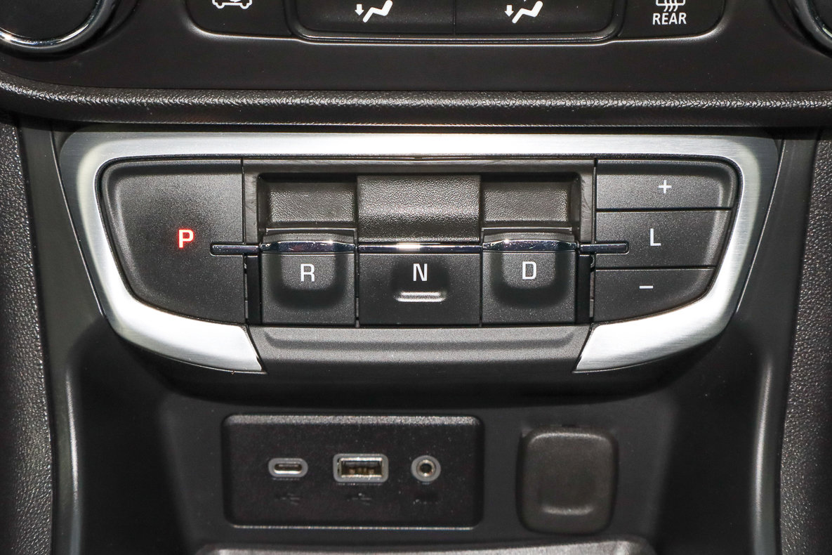 Used 2024 GMC Terrain SLE image 19