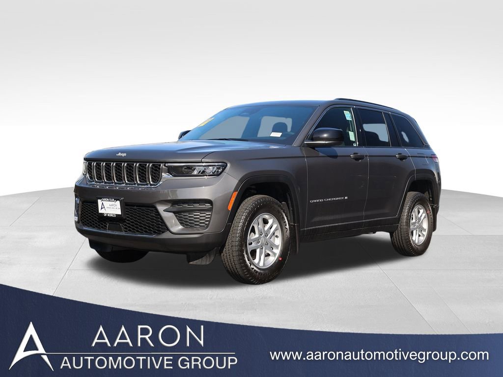 New 2025 Jeep Grand Cherokee Laredo w/ MOPAR Finishing Package
