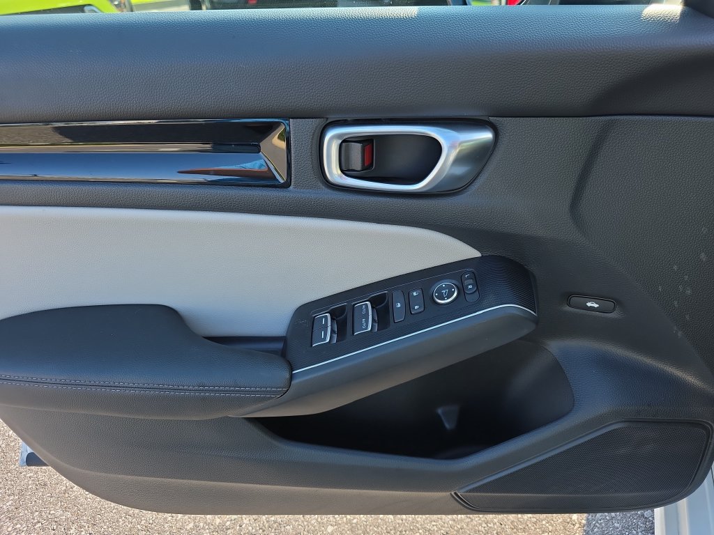 Used 2024 Honda Civic Touring image 17