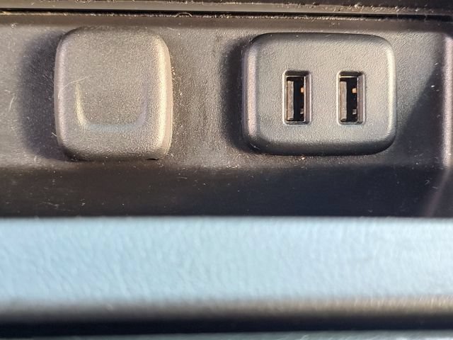 Used 2017 GMC Yukon Denali w/ Open Road Package RWD image 18