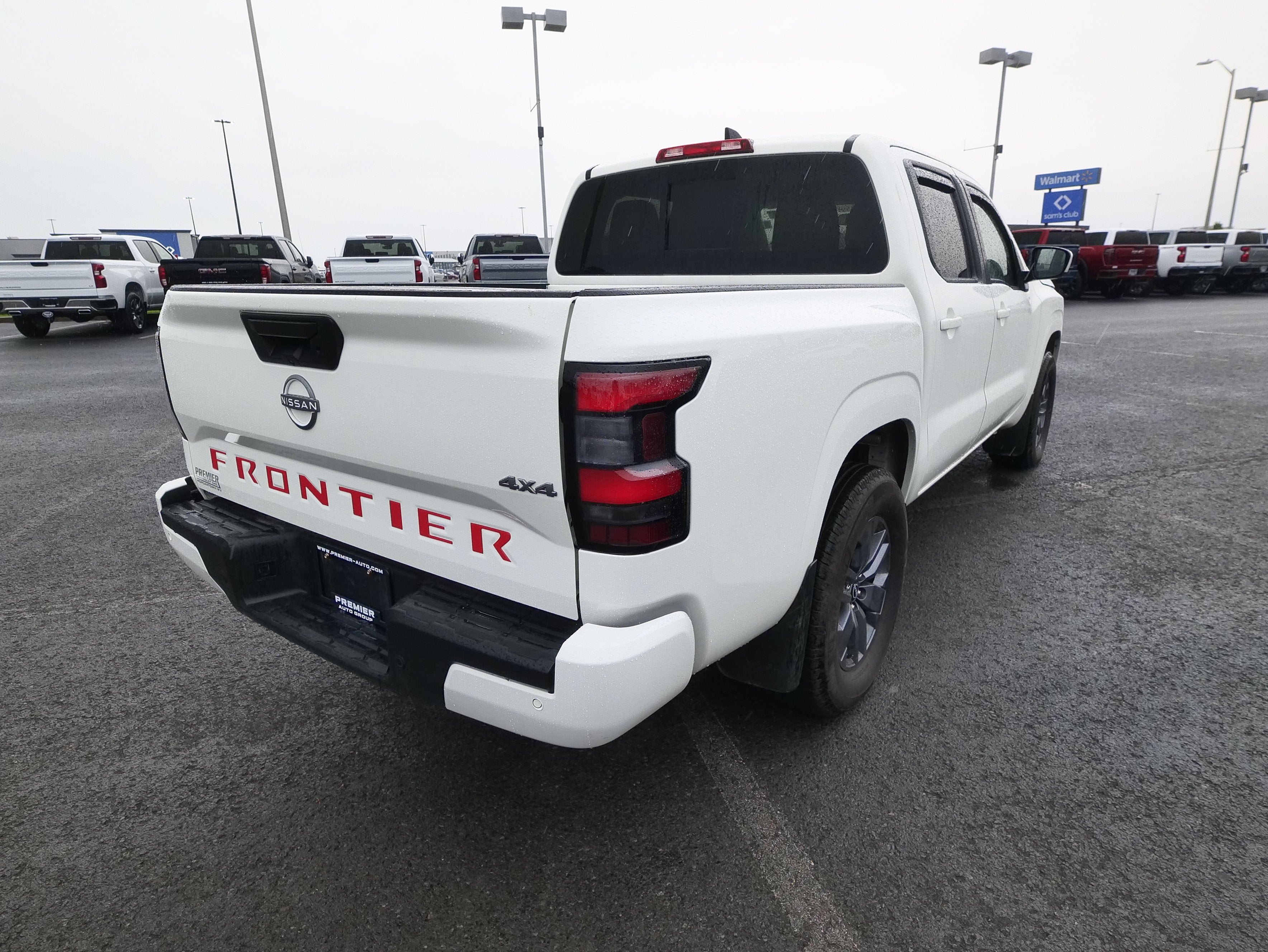 Used 2025 Nissan Frontier SV AWD/4WD image 8