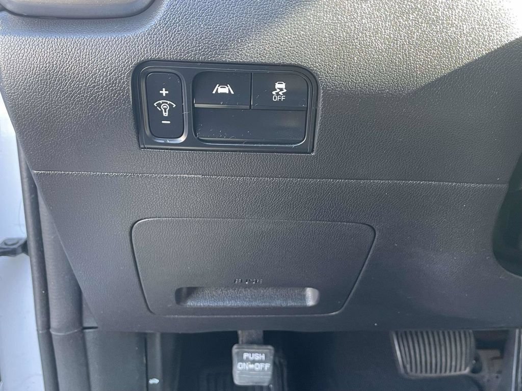 Used 2022 Kia Sorento S w/ Panoramic Sunroof Package FWD image 25