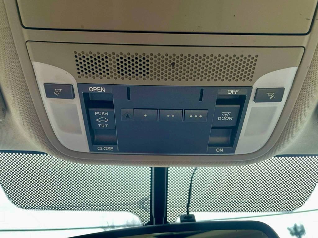 Used 2015 Acura TLX image 30