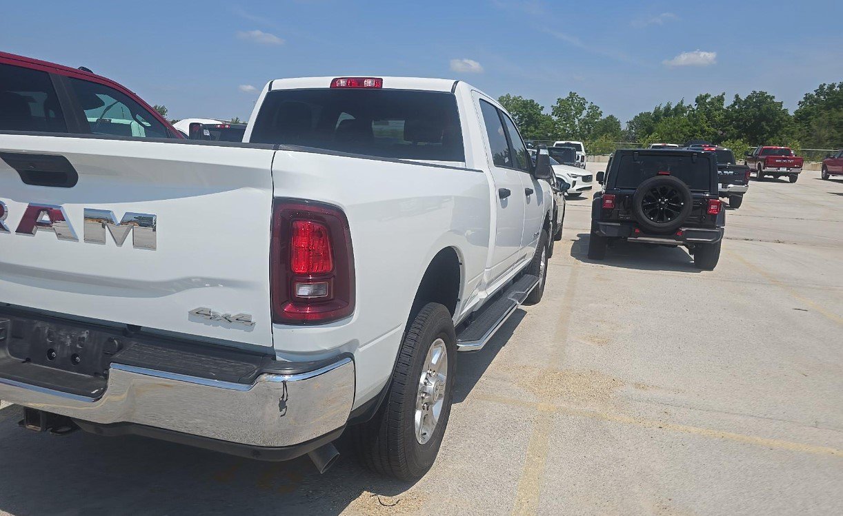 Used 2025 RAM 2500 Big Horn AWD/4WD image 4