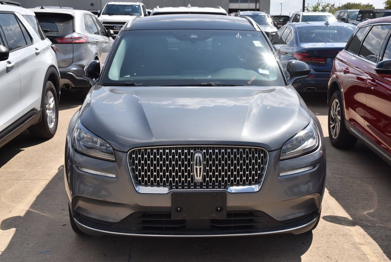 Used 2022 Lincoln Corsair AWD w/ Premium Package image 3