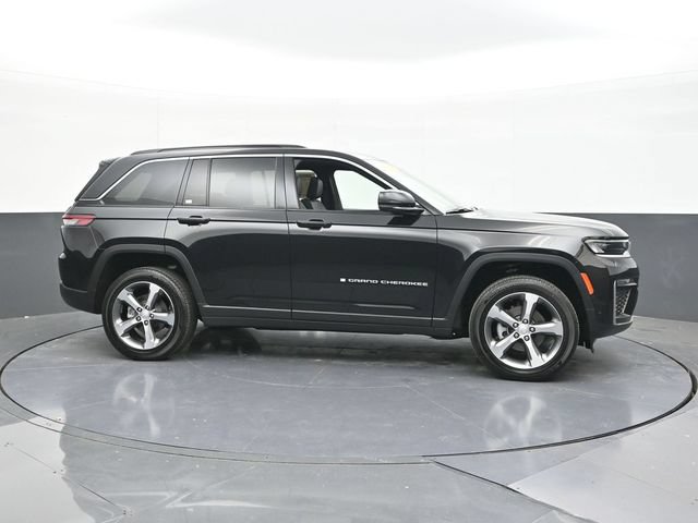 Used 2026 Jeep Grand Cherokee Limited w/ Luxury Tech Group II AWD/4WD image 18