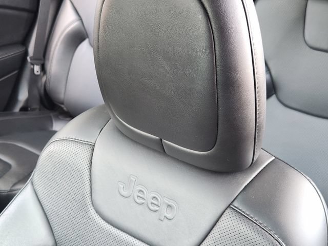 Certified 2021 Jeep Cherokee Limited AWD/4WD image 16