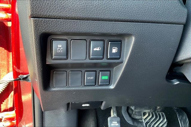 Used 2018 Nissan Rogue SV image 14