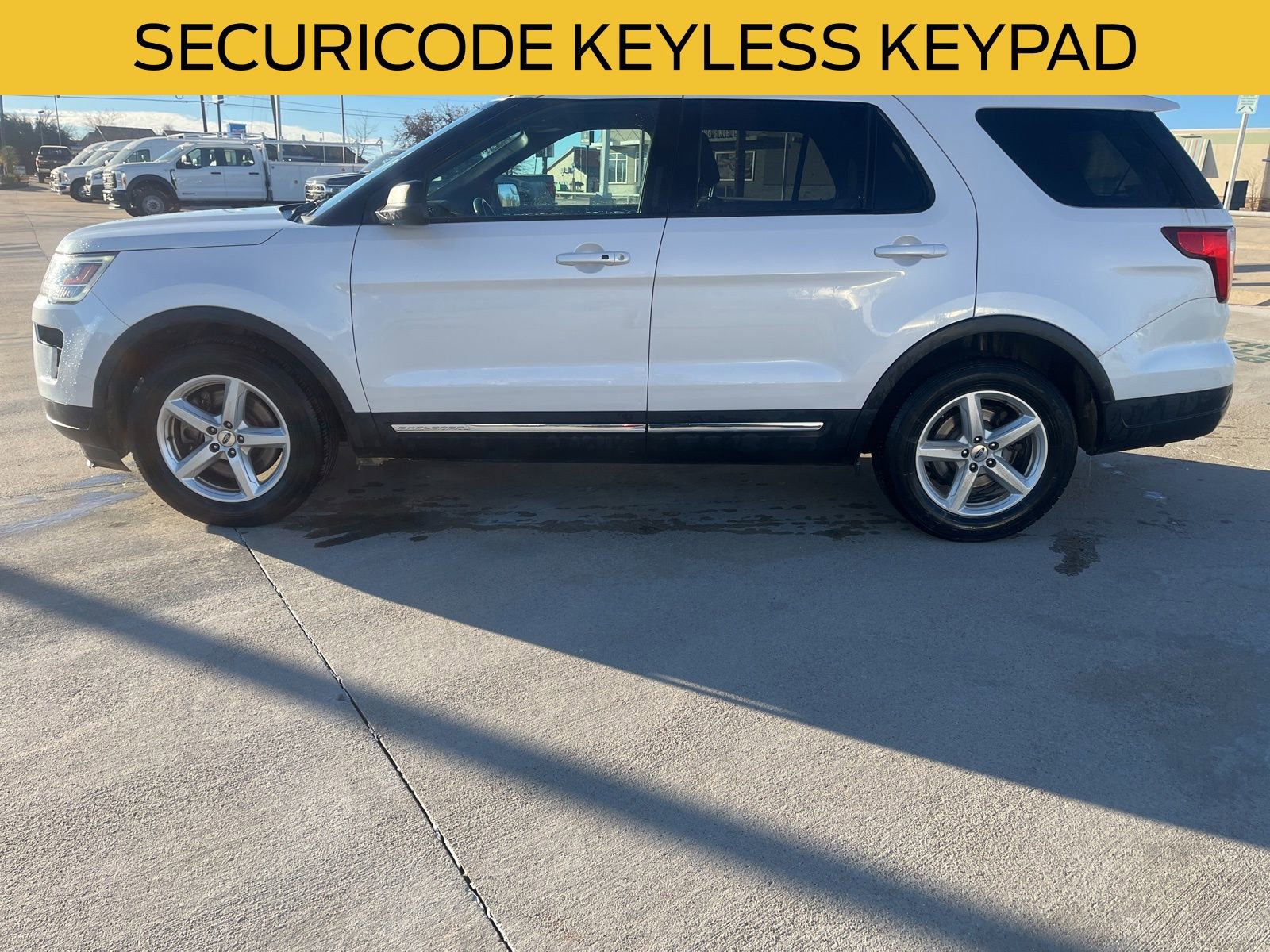 Used 2018 Ford Explorer XLT image 4