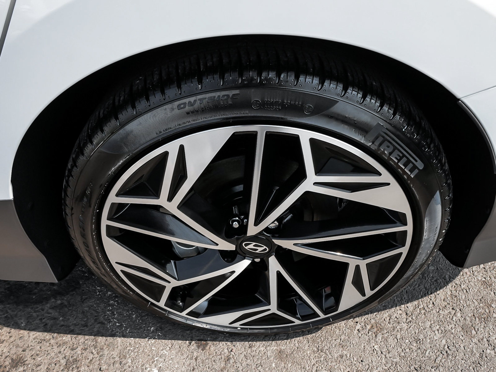 Used 2024 Hyundai Ioniq 6 SEL AWD/4WD image 9