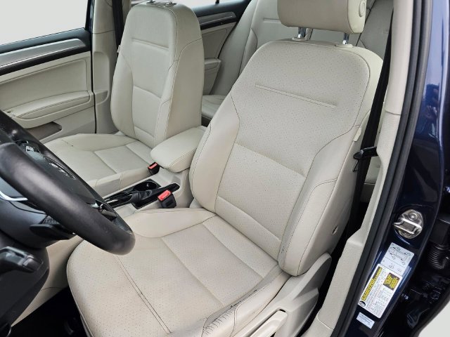 Used 2016 Volkswagen Golf SE FWD image 23