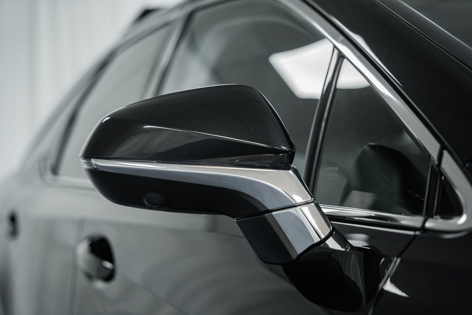 Used 2021 Lexus RX 350L Premium w/ Premium Package image 17