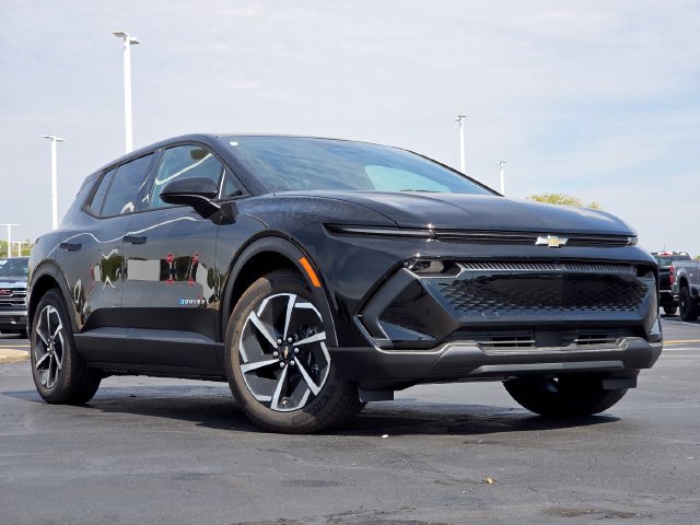 New 2026 Chevrolet Equinox EV LT FWD image 2