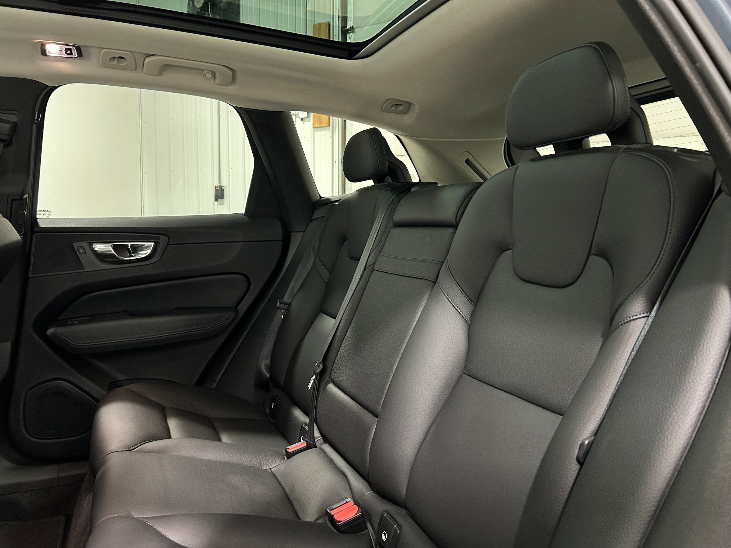 Used 2018 Volvo XC60 T5 Inscription AWD/4WD image 29