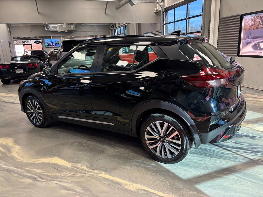 Used 2023 Nissan Kicks SR image 33
