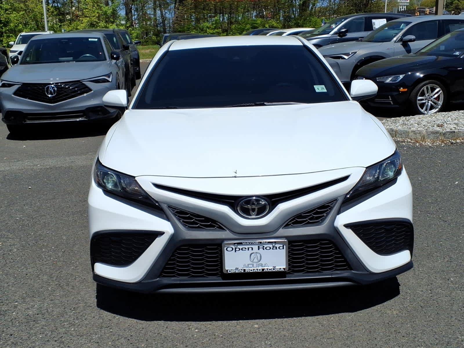 Used 2021 Toyota Camry SE AWD/4WD image 2