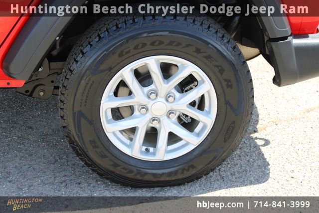 Used 2023 Jeep Wrangler Sport S image 10