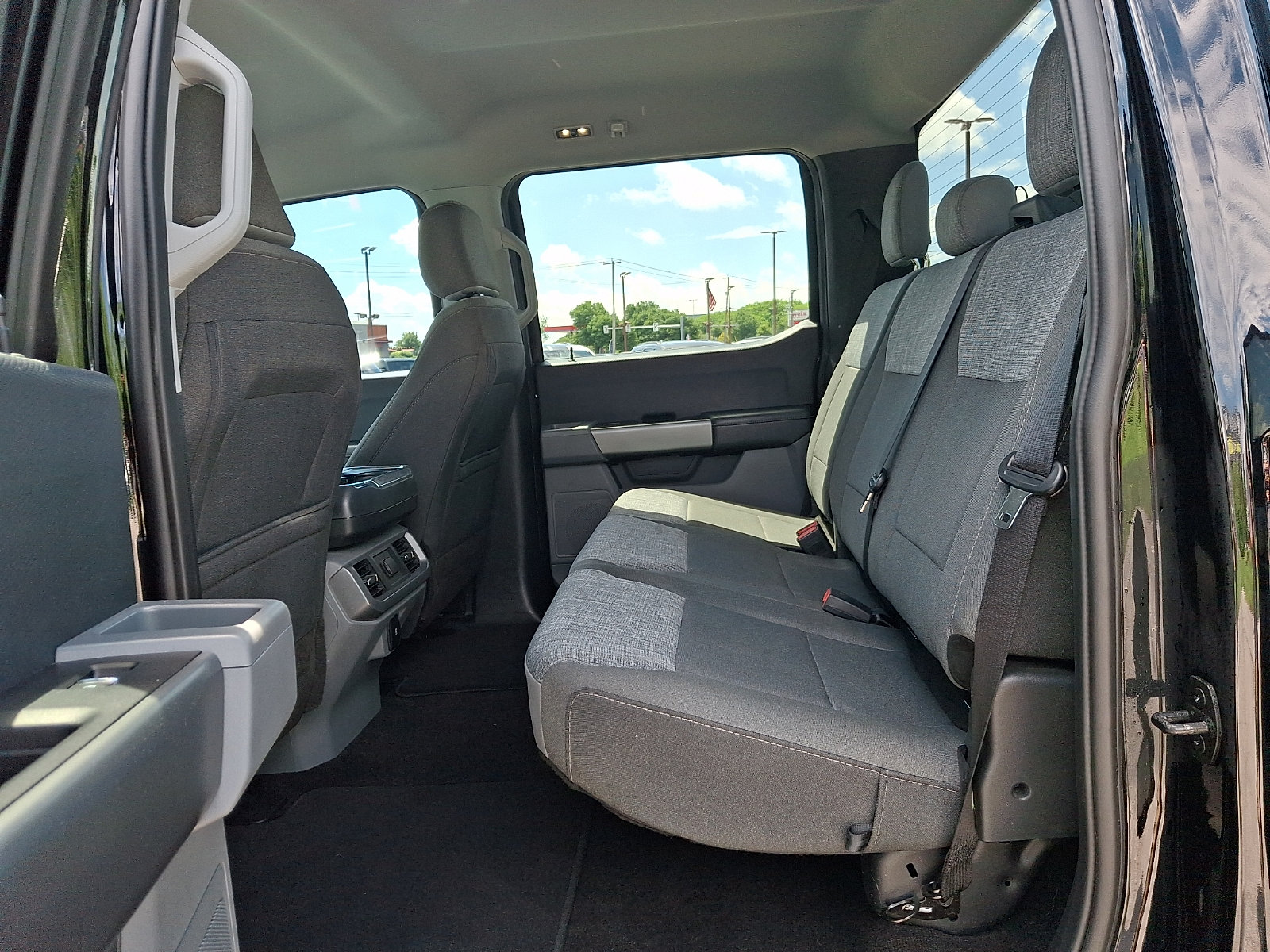 Used 2022 Ford F150 XLT w/ Trailer Tow Package AWD/4WD image 11
