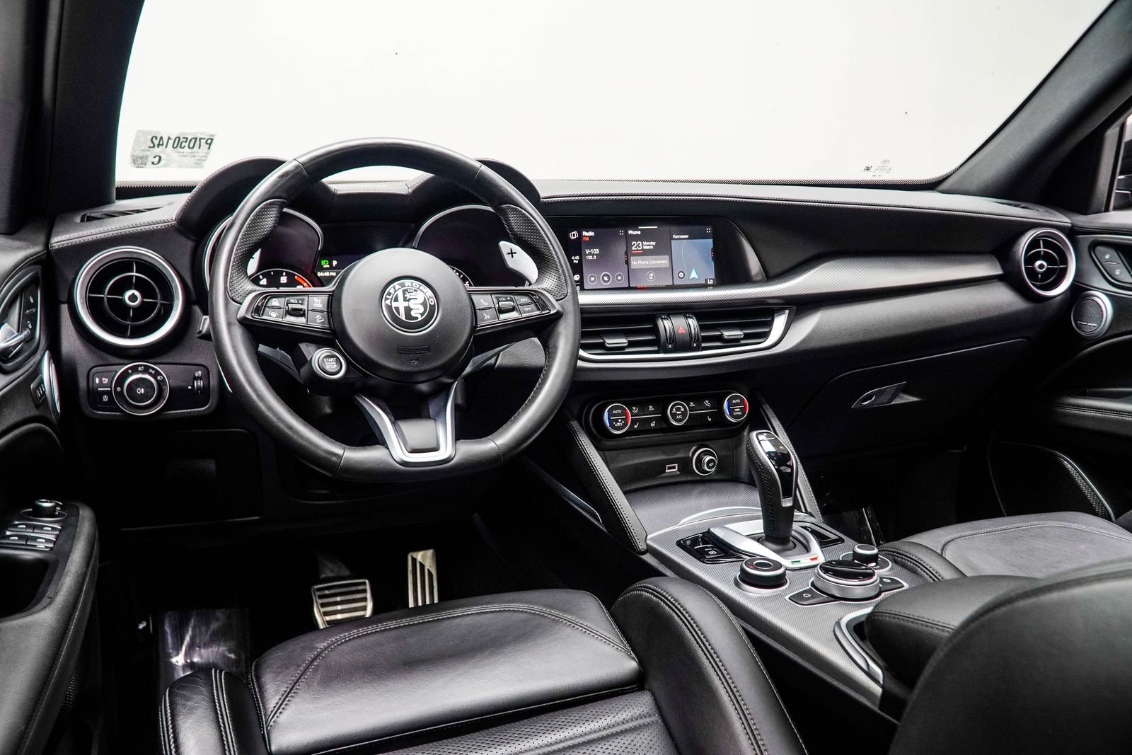 Used 2023 Alfa Romeo Stelvio Veloce AWD/4WD image 16