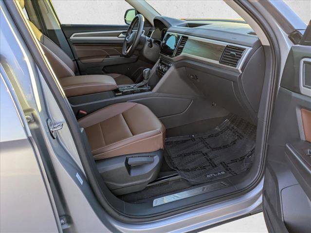 Used 2023 Volkswagen Atlas SE w/ Panoramic Sunroof Package image 24