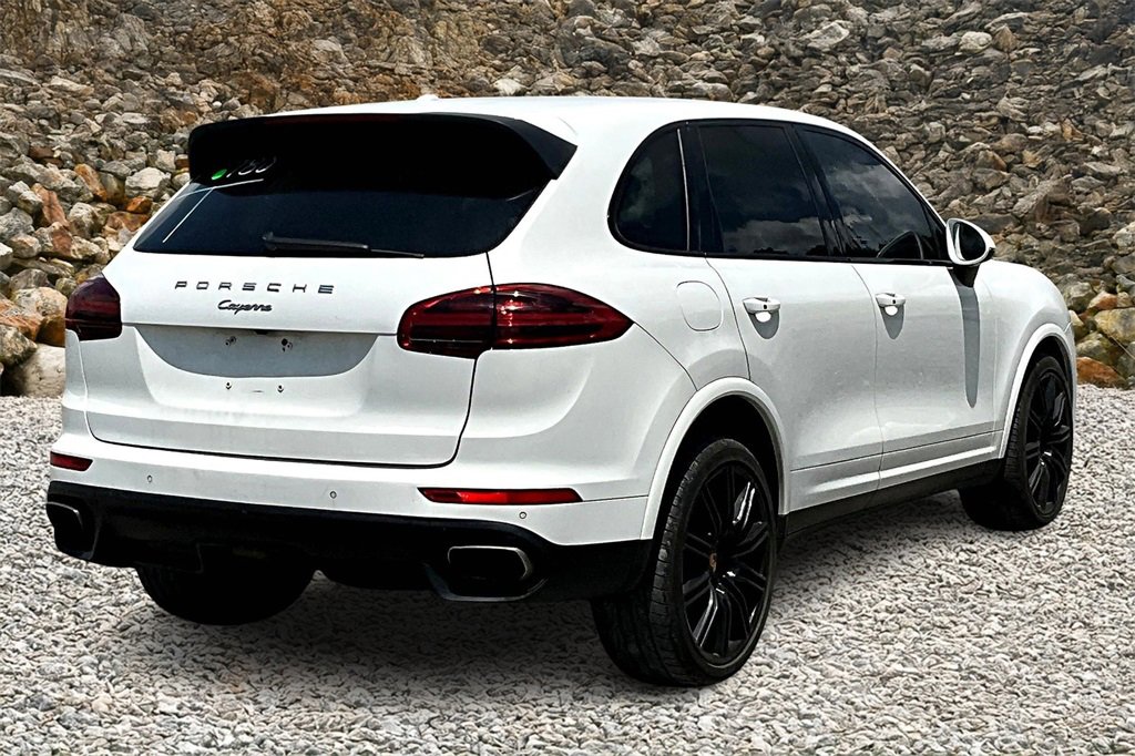 Used 2018 Porsche Cayenne Platinum Edition w/ Premium Package Plus image 2