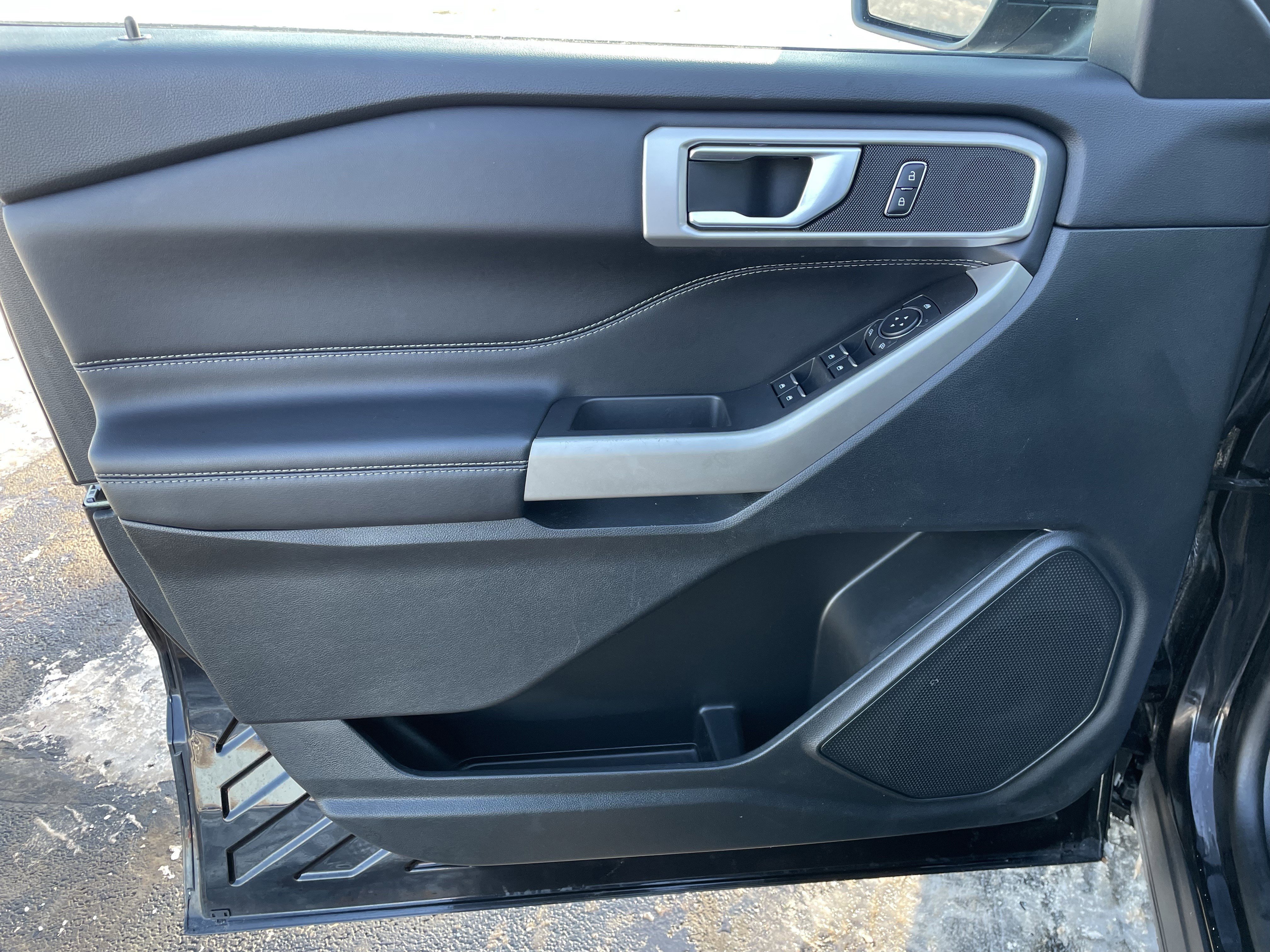 Used 2023 Ford Explorer XLT w/ Equipment Group 202A image 12