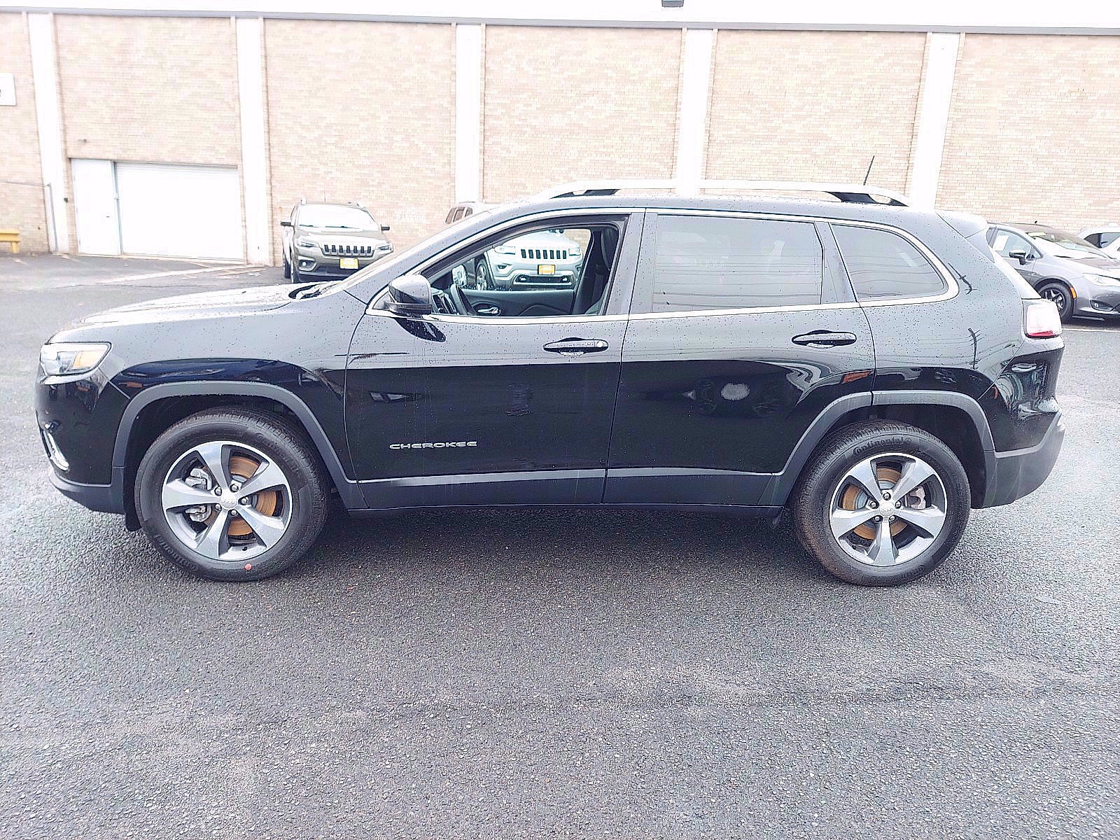 Certified 2019 Jeep Cherokee Limited image 4
