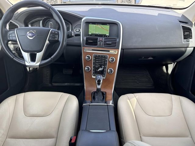 Used 2017 Volvo XC60 T5 Inscription w/ Preferred Option Package image 22