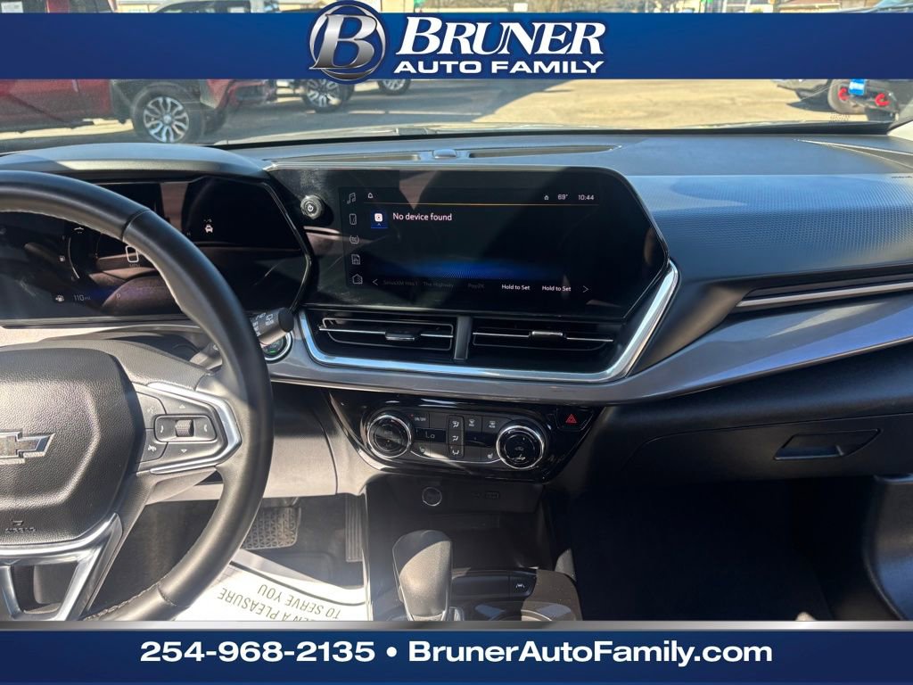 Used 2024 Chevrolet Trax ACTIV w/ Sunroof Package image 22