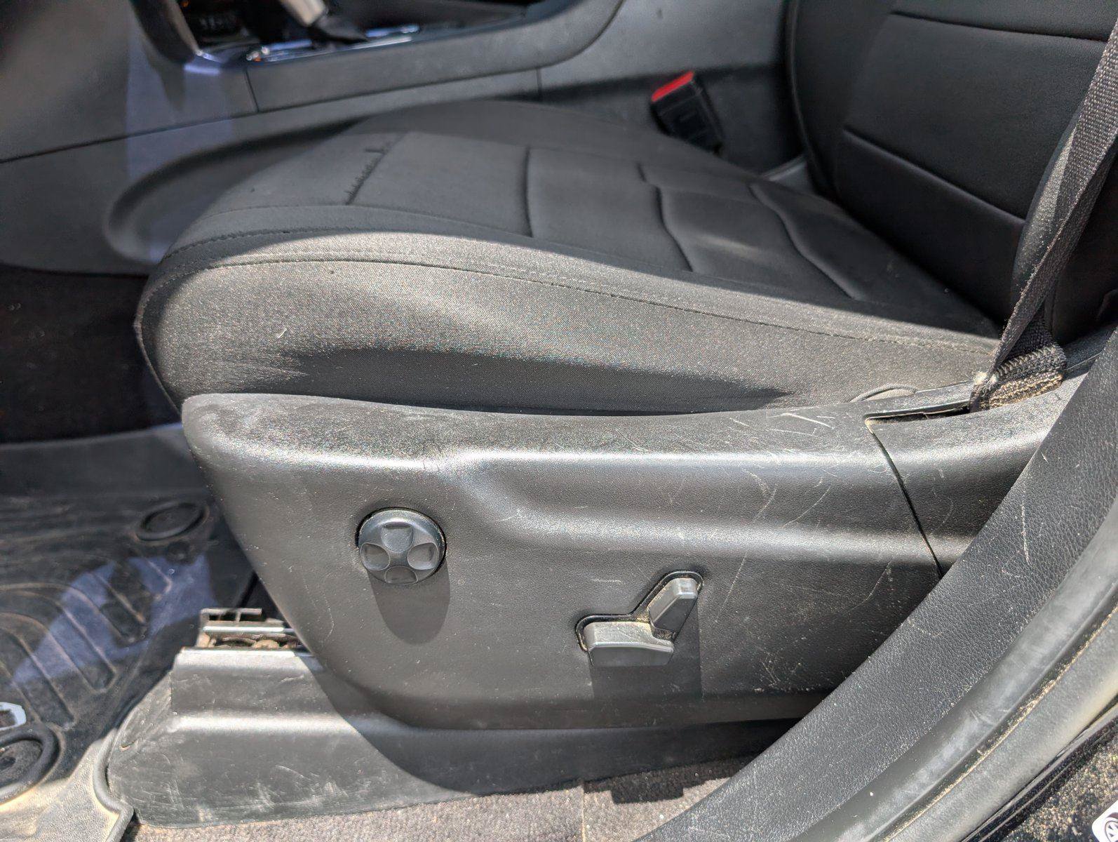 Used 2022 Jeep Grand Cherokee Laredo E RWD image 16