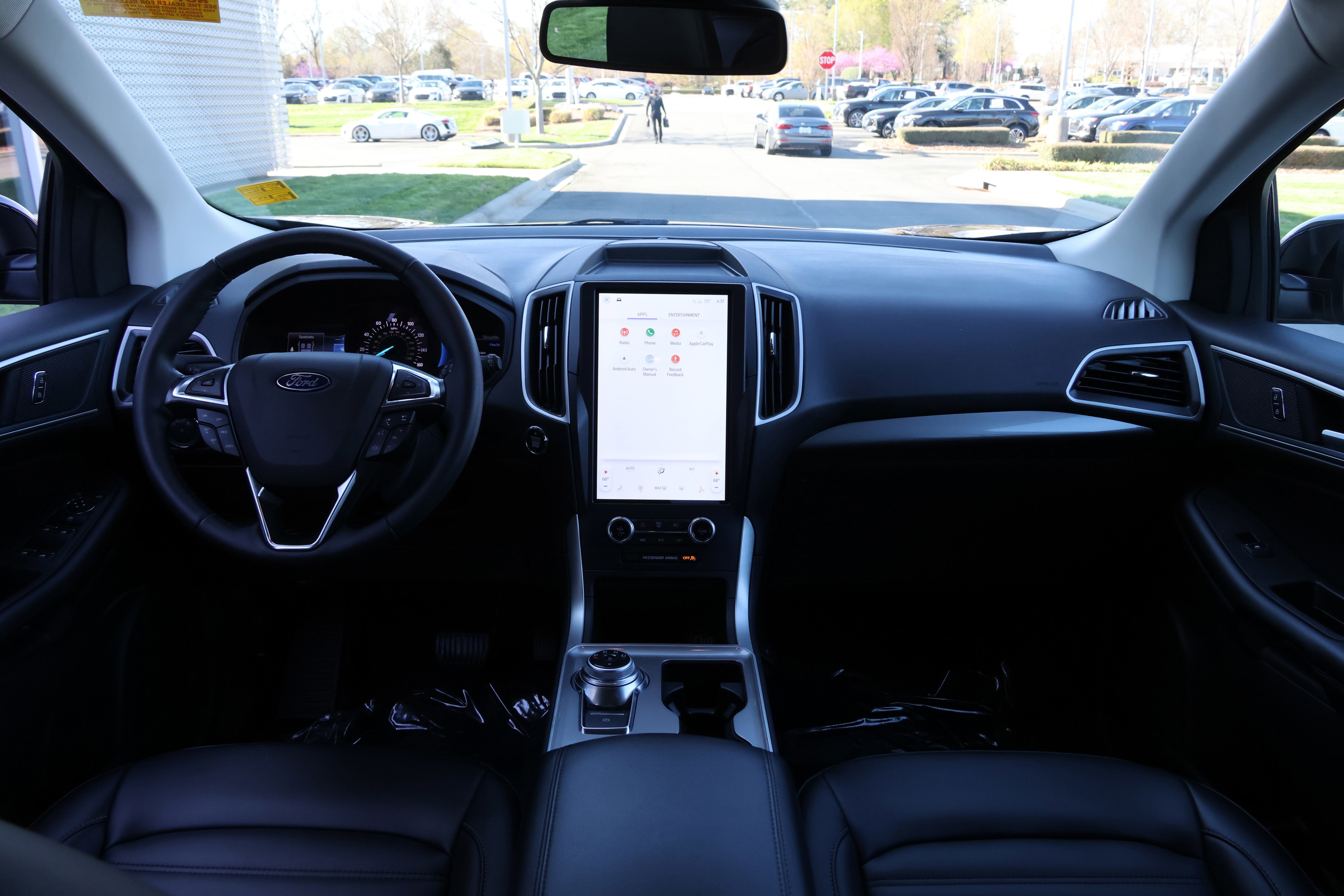 Used 2024 Ford Edge SEL w/ Convenience Package image 16