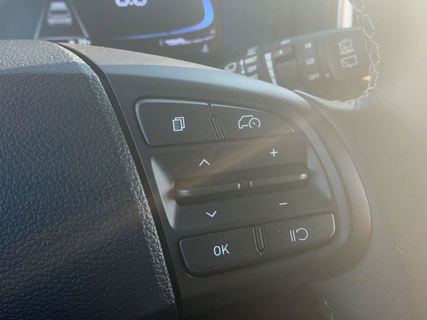 Certified 2024 Hyundai Venue SEL image 18