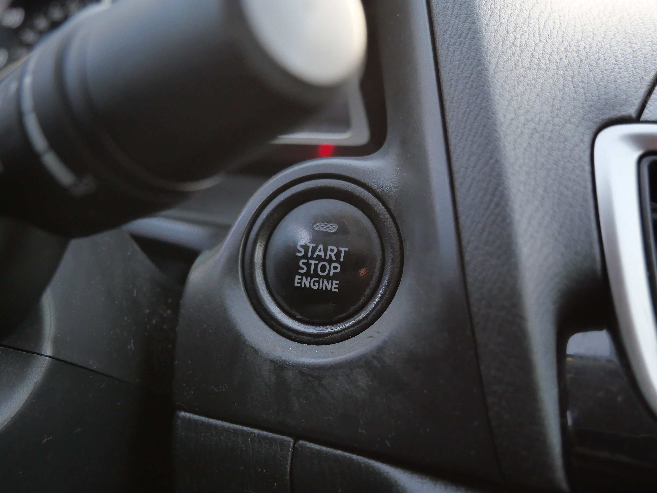 Used 2015 MAZDA MAZDA3 i Sport image 32