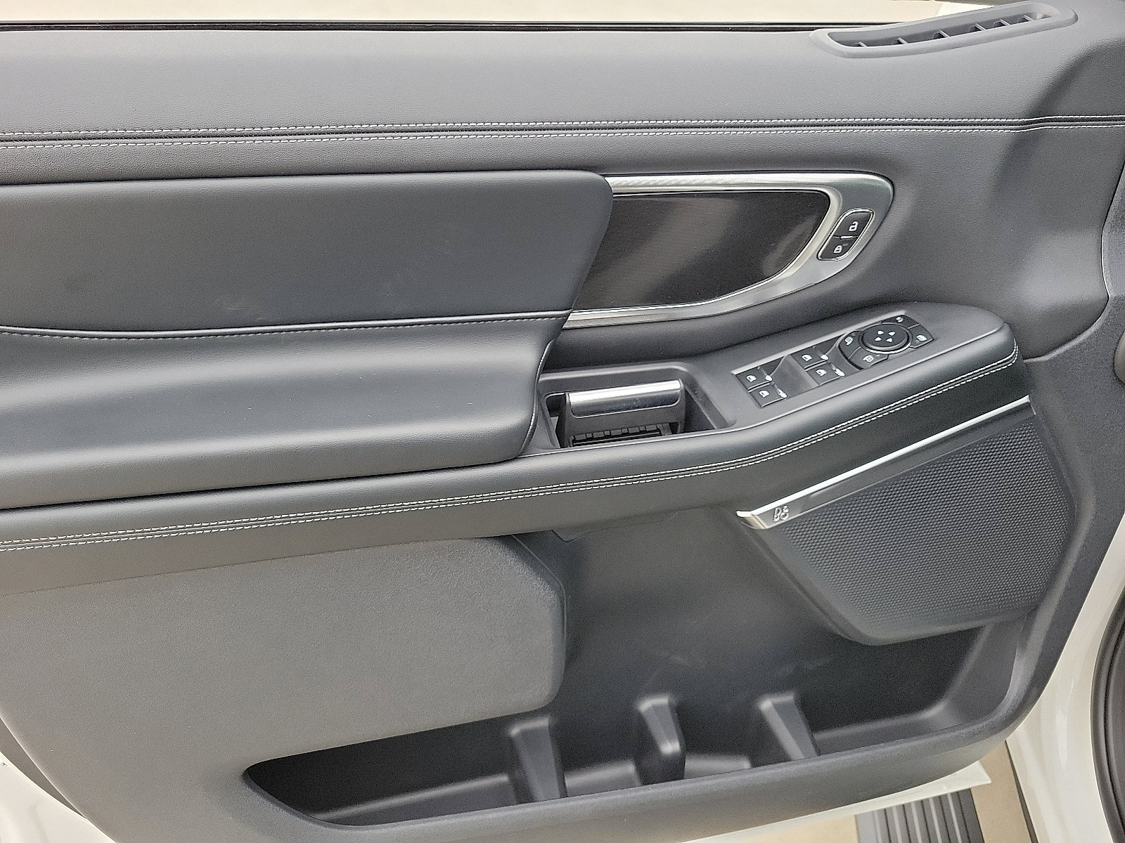 New 2026 Ford Expedition Max Platinum AWD/4WD image 12