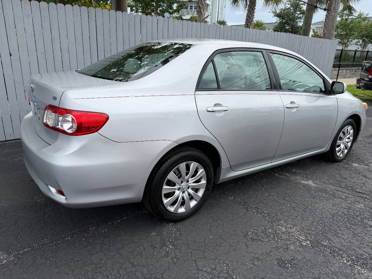 Used 2012 Toyota Corolla LE FWD image 3