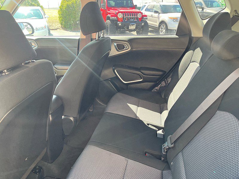 Used 2024 Kia Soul LX w/ Option Group 015 image 17