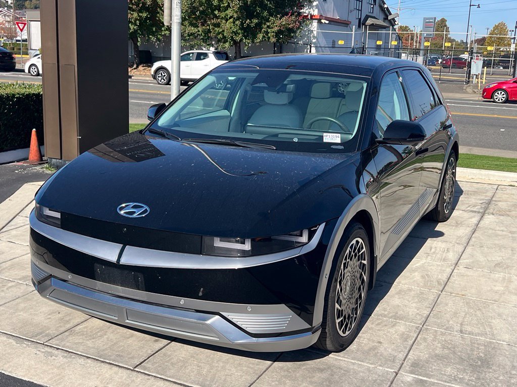 Certified 2024 Hyundai Ioniq 5 Limited AWD/4WD image 3