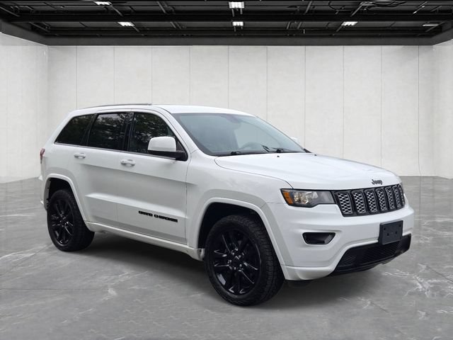 Used 2018 Jeep Grand Cherokee Altitude AWD/4WD image 6