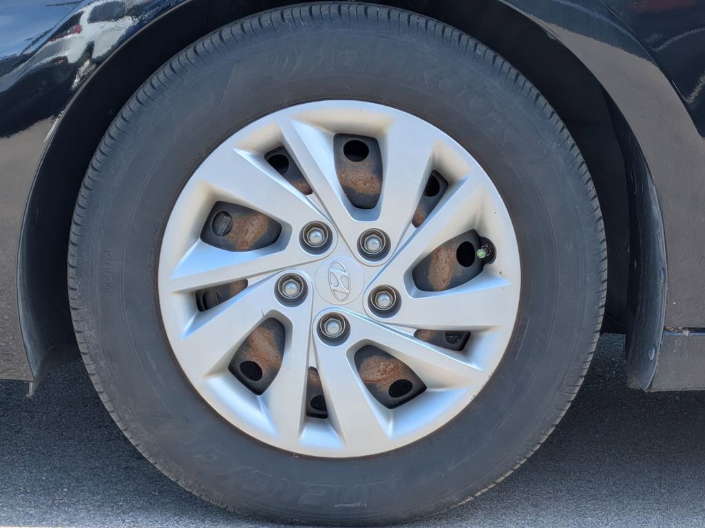 Used 2020 Hyundai Elantra SE w/ Convenience Package (C2) image 10