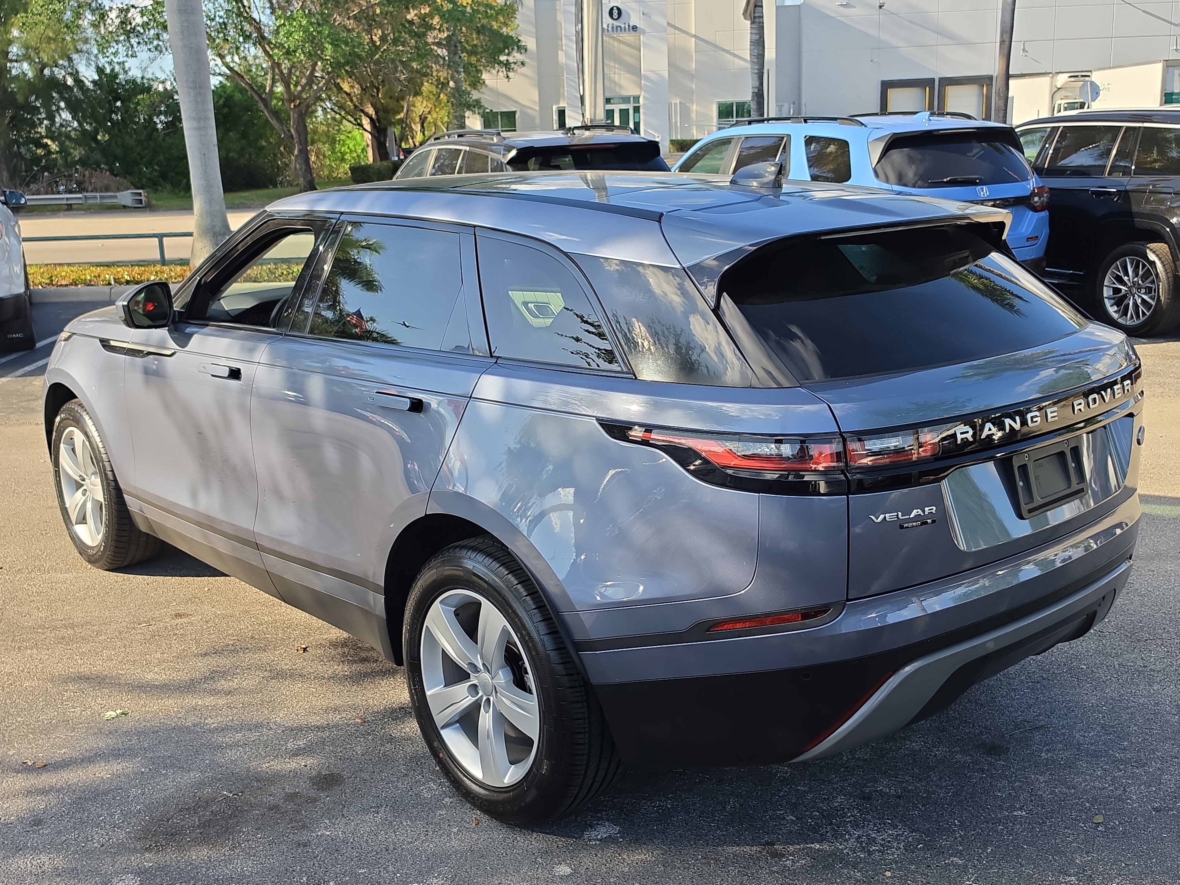 Used 2020 Land Rover Range Rover Velar S AWD/4WD image 3