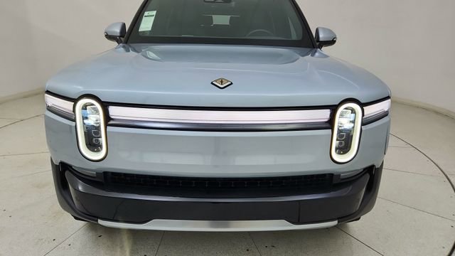 Used 2025 Rivian R1S Adventure image 9