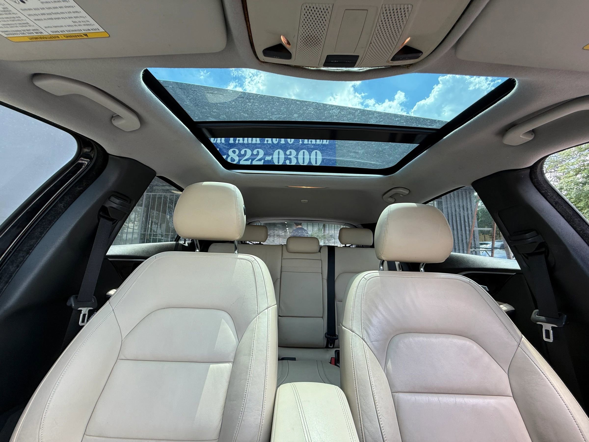 Used 2017 INFINITI QX30 Premium w/ Navigation Package image 12