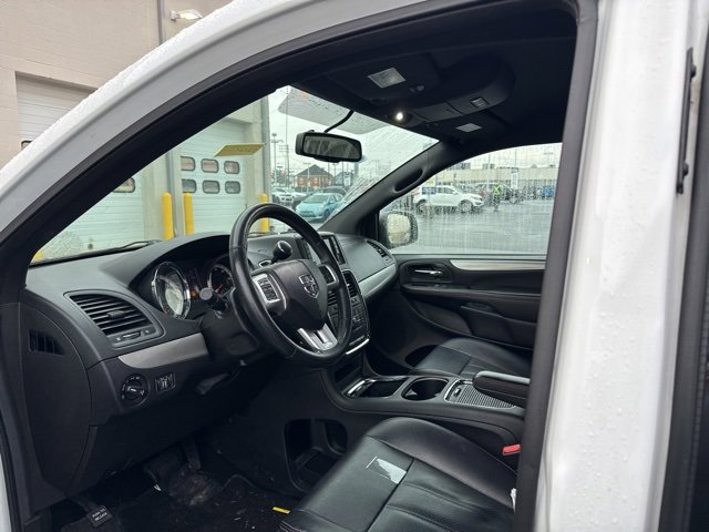 Used 2017 Dodge Grand Caravan GT image 8